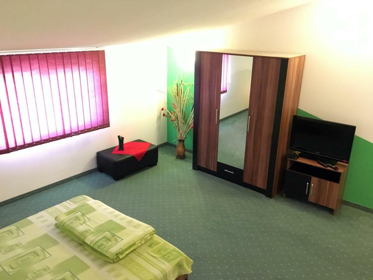 Ranch Robert Hotel Dudestii Noi Esterno foto
